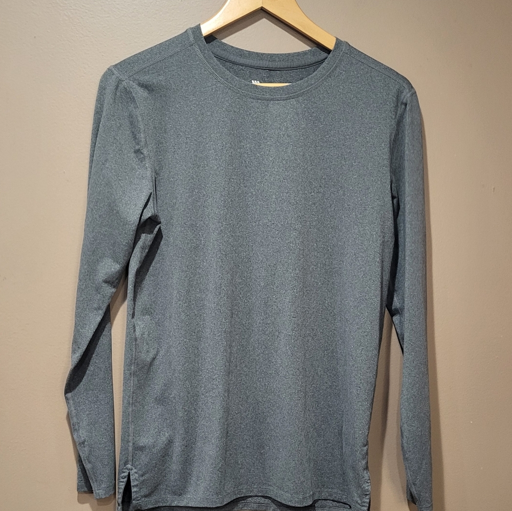 All In Motion long sleeve tshirt
